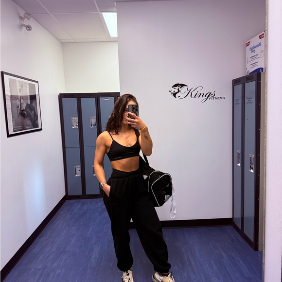 Meet your Posher, Robyn - Picture 1 of 1